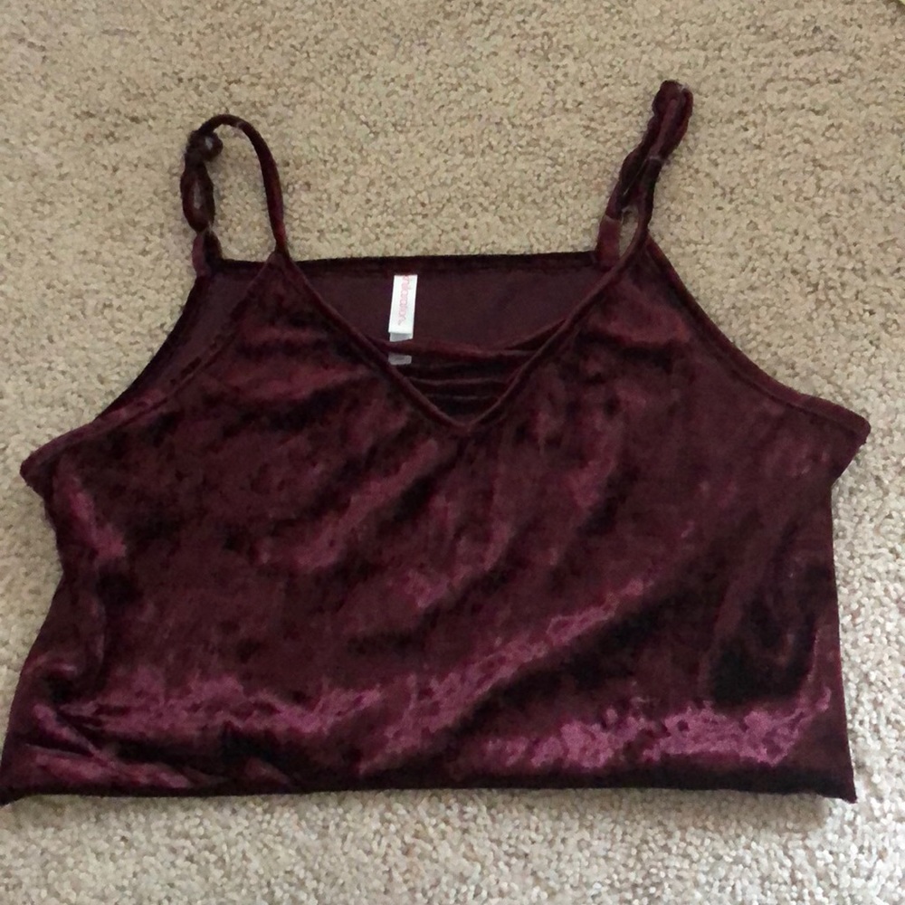 Maroon tanktop